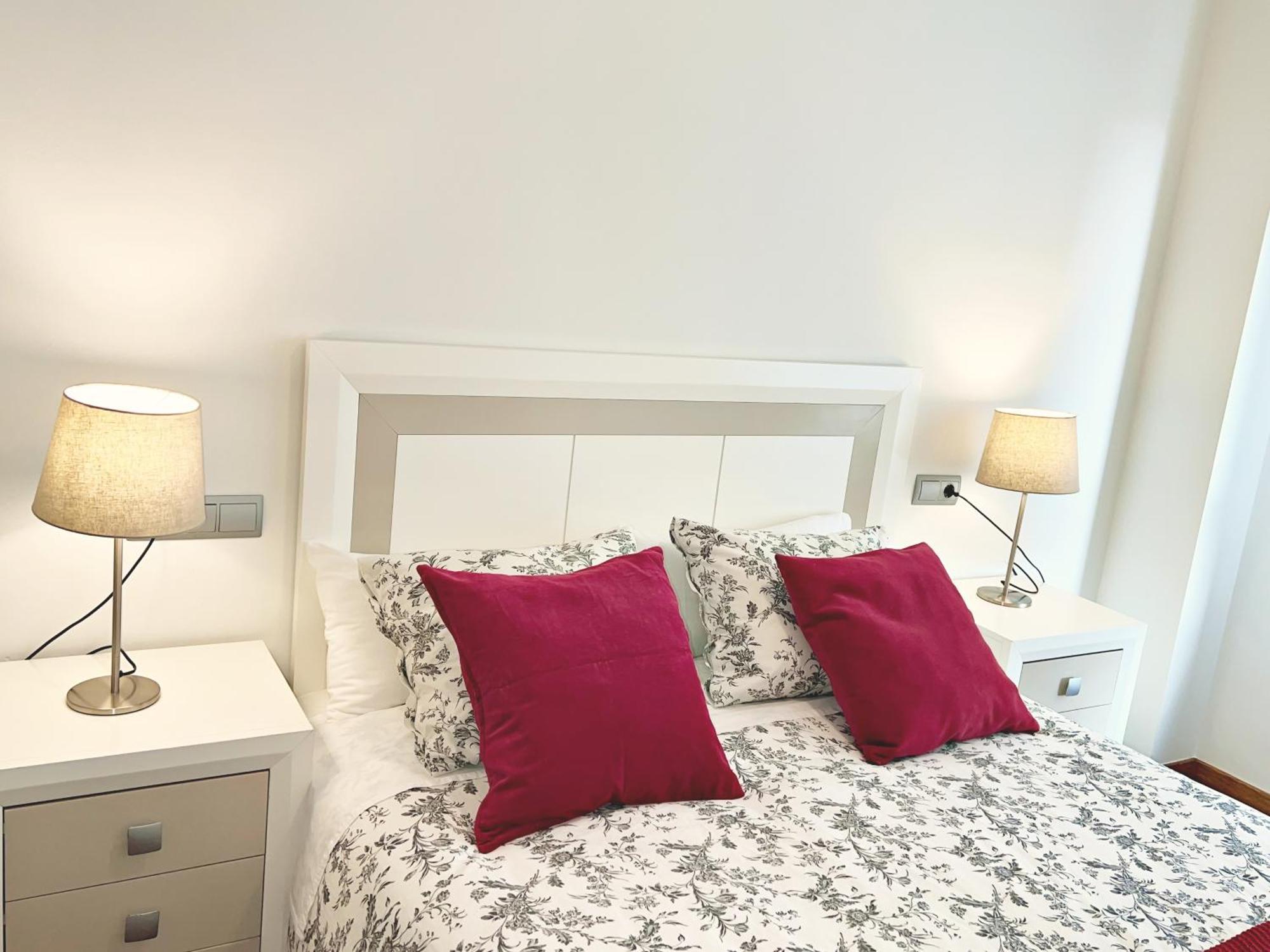 Apartamento Europa Prados Atenea Овиедо Екстериор снимка