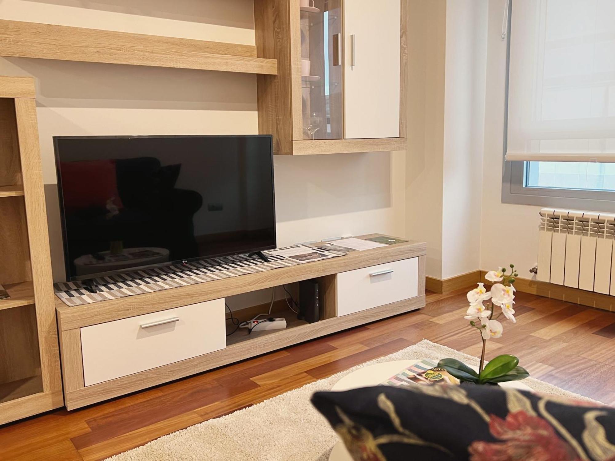 Apartamento Europa Prados Atenea Овиедо Екстериор снимка