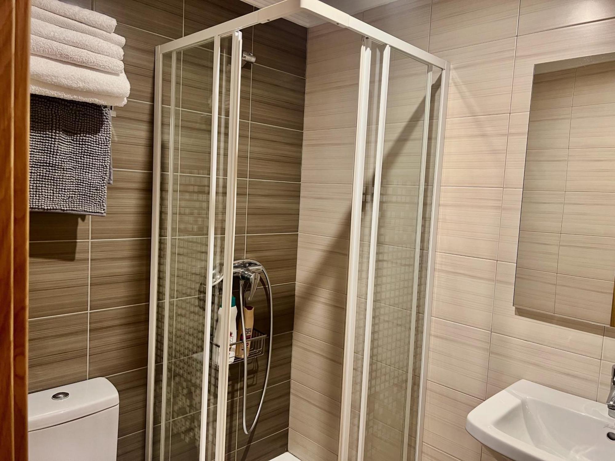 Apartamento Europa Prados Atenea Овиедо Екстериор снимка