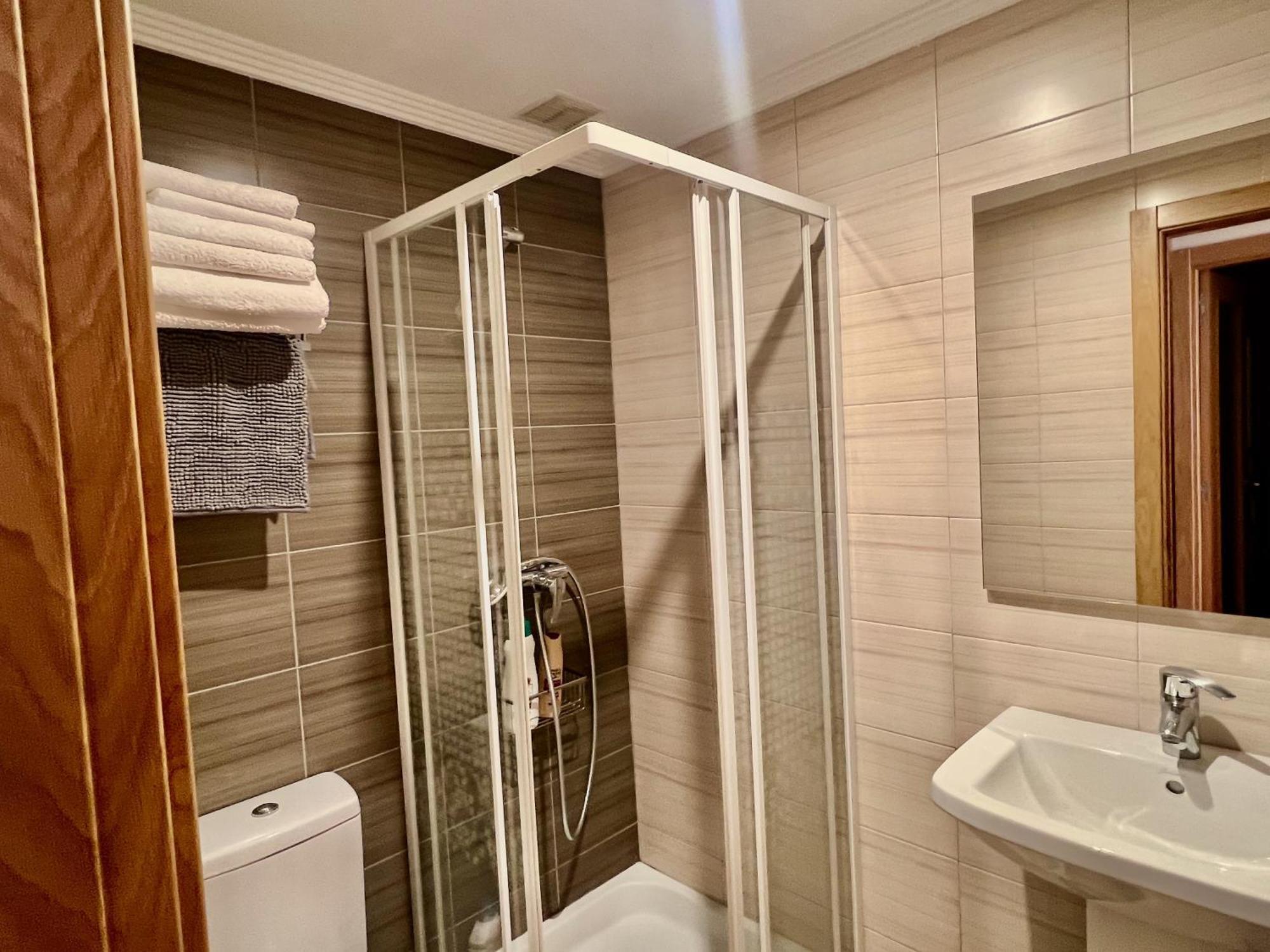 Apartamento Europa Prados Atenea Овиедо Екстериор снимка